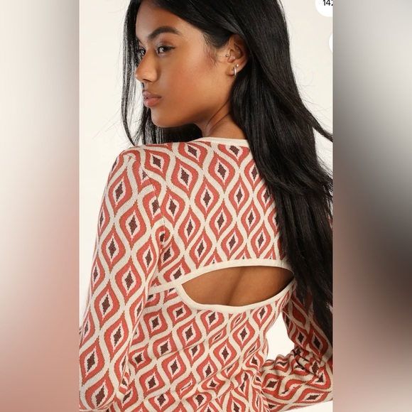 Lulu's Promising Style Taupe Multi Geo Print Cutout Sweater Top Large - Picture 2 of 14